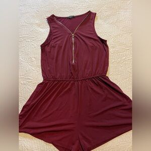 Sleeveless Burgundy Zip-Front Women's Shorts Romper